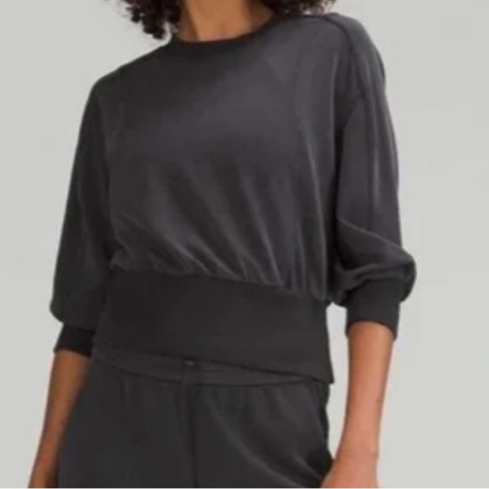 Black Lulu softstreme sweatshirt